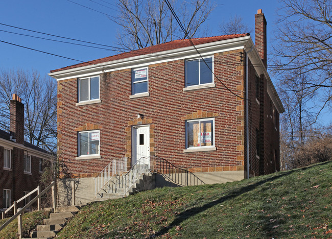 3111 Bracken Woods Ln in Cincinnati, OH - Foto de edificio - Building Photo