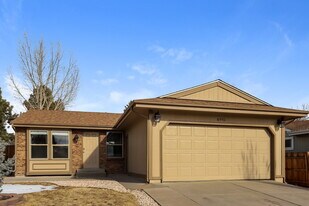 8993 W Ontario Ave in Littleton, CO - Building Photo