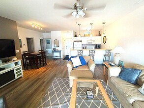 418 Regatta Bay Dr in Village Of Four Seasons, MO - Building Photo - Building Photo