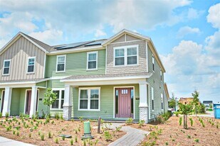 6451 Cyrils Dr in St. Cloud, FL - Building Photo