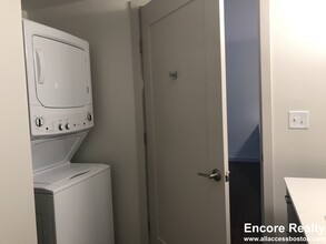 455 Harvard St, Unit 206 in Brookline, MA - Building Photo - Building Photo