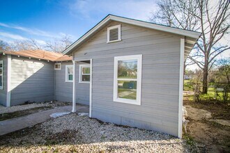 936 Poinsettia St-Unit -1 in San Antonio, TX - Building Photo - Building Photo