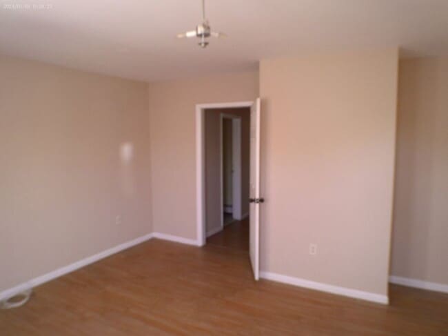 13 Armstrong Pl in Bridgeport, CT - Building Photo - Building Photo