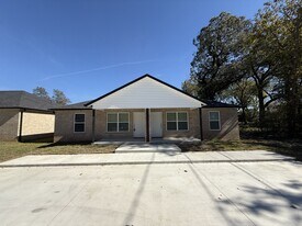 220 N Johnston Ave in Ada, OK - Building Photo