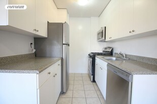 175 W 90th St in New York, NY - Building Photo