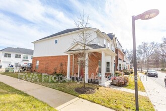 7370 Pebble Lake Dr in Mechanicsville, VA - Building Photo - Building Photo