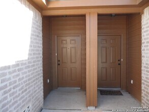 210 Stone Gate Dr in New Braunfels, TX - Building Photo - Building Photo