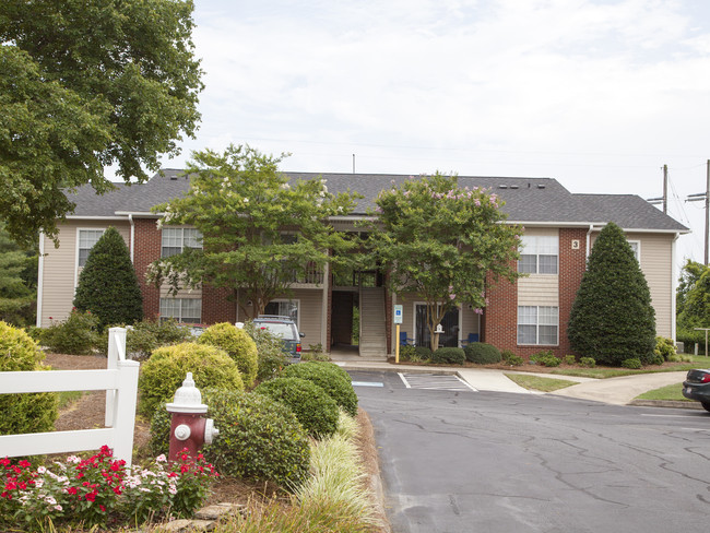 River Pointe Apartments in Randleman, NC - Building Photo - Building Photo