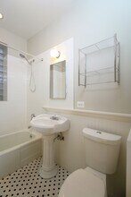 2036 N Sawyer Ave in Chicago, IL - Building Photo - Building Photo