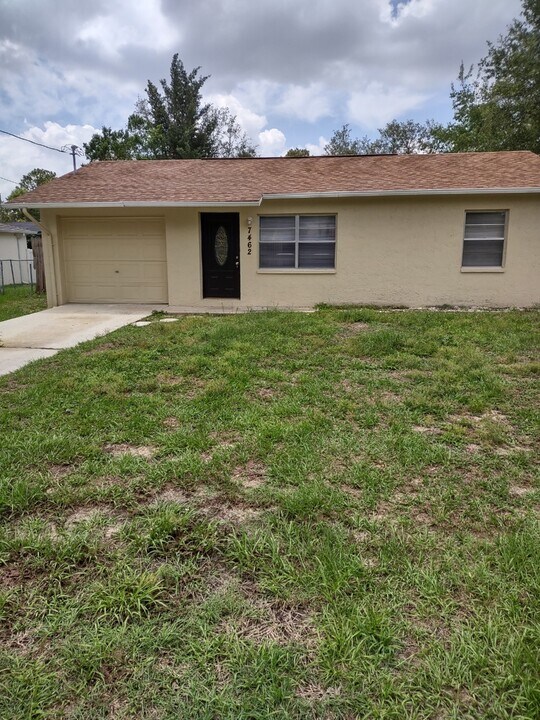 7462 Blackhawk Trail in Spring Hill, FL - Building Photo