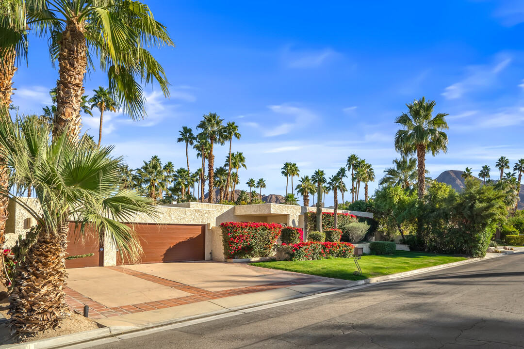 45450 Rancho Palmeras Dr in Indian Wells, CA - Foto de edificio