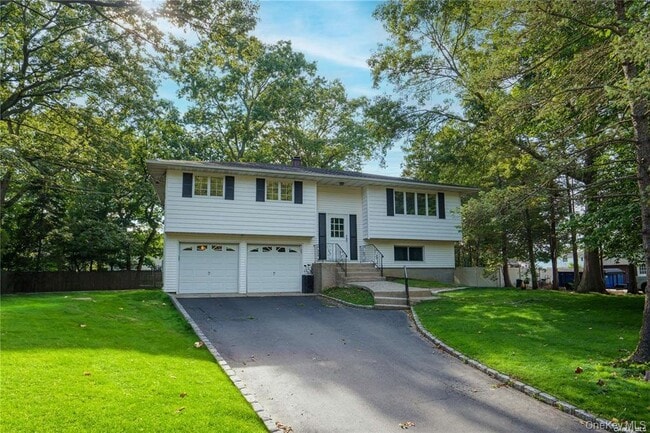 30 Clematis St in Port Jefferson Station, NY - Building Photo - Building Photo