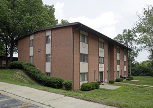 Hickory Trace Apartments in St. Ann, MO - Building Photo - Building Photo