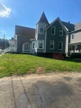 15 13th St, Unit Unit 1 in Norwich, CT - Building Photo - Building Photo