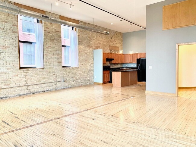 property at 1017 S 2nd St