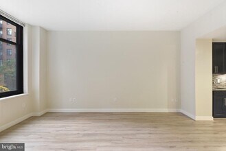 2 M St NE in Washington, DC - Building Photo - Building Photo