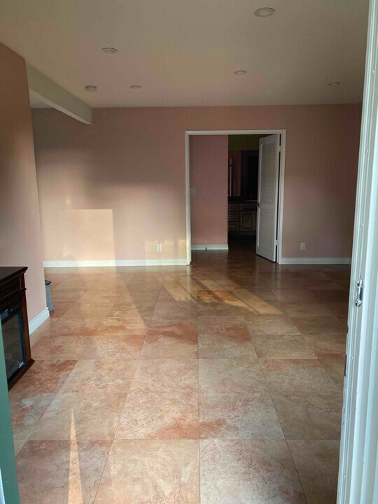 45 Streamwood in Irvine, CA - Building Photo