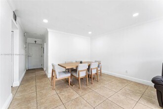 7700 Camino Real in Miami, FL - Building Photo - Building Photo
