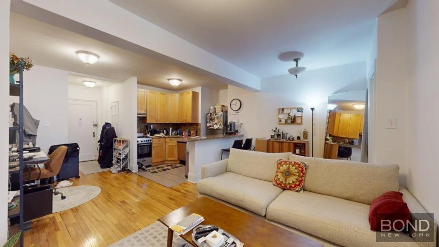 163 W 17th St in New York, NY - Building Photo