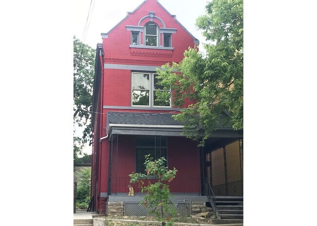 3216 Bishop St in Cincinnati, OH - Building Photo - Building Photo