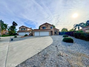 42075 Selby Cir in Temecula, CA - Foto de edificio - Building Photo