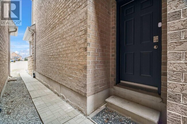 12 Hadfield Cir in Brampton, ON - Building Photo - Building Photo