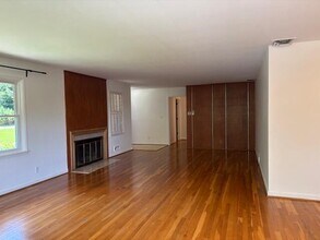 580 Riverview Dr in Ann Arbor, MI - Building Photo - Building Photo