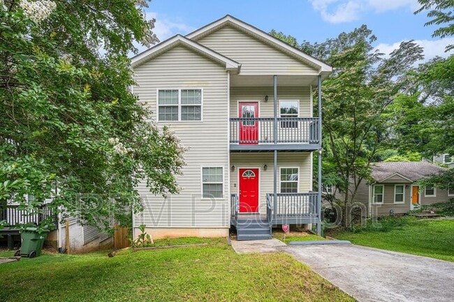 property at 2829 3rd Ave SW