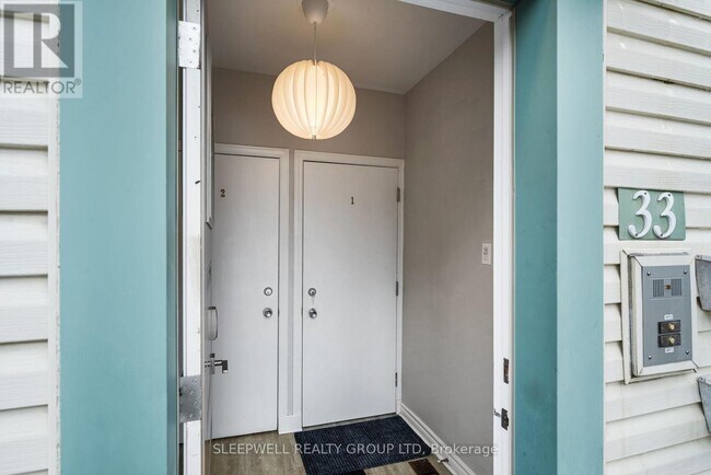 33 Pinhey St in Ottawa, ON - Building Photo - Building Photo