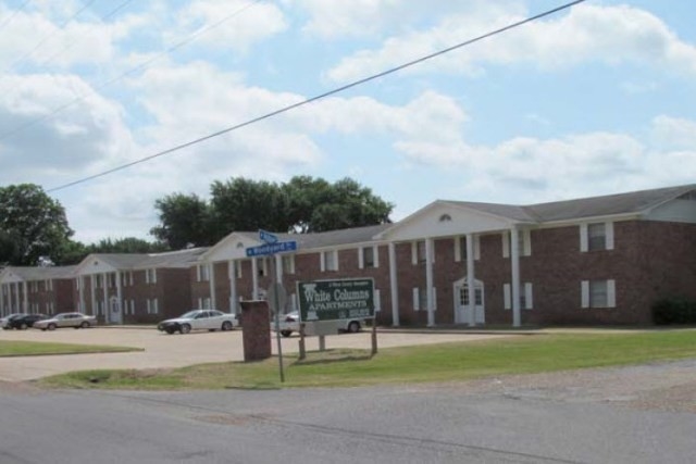 White Columns Apartments in Natchitoches, LA - Building Photo - Building Photo