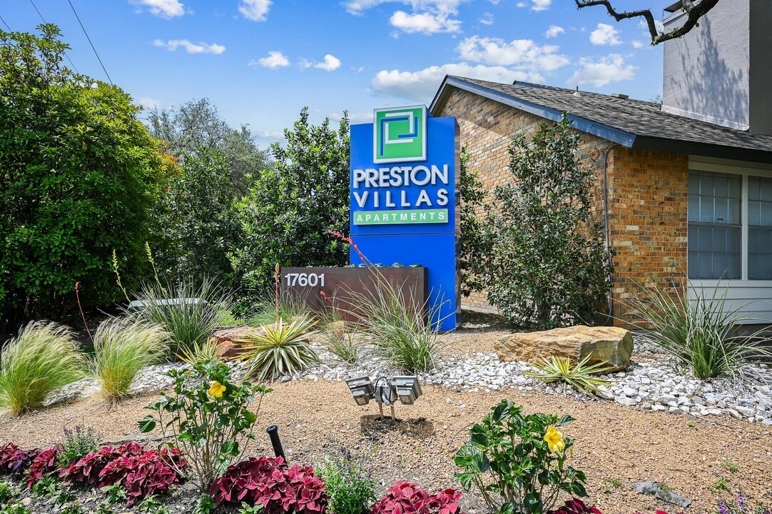 Preston Villas in Dallas, TX - Building Photo