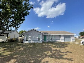 801 Poplarwood Ln in Kissimmee, FL - Building Photo