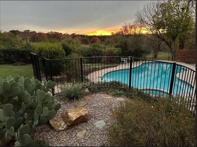 10215 Van Dyke Rd in Dallas, TX - Building Photo - Building Photo