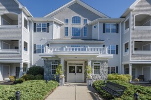 North Pointe Apartments in Hanover, MA - Building Photo