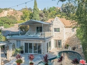 2633 N Commonwealth Ave in Los Angeles, CA - Building Photo - Building Photo