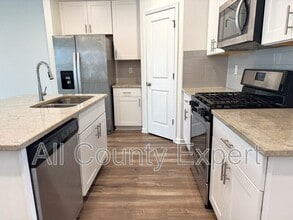 5190 Glade Park Dr in Lilburn, GA - Building Photo - Building Photo