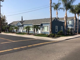 5 Carlton Way in Tracy, CA - Building Photo