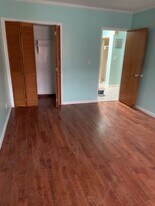 51-24 Manilla St in Queens, NY - Building Photo