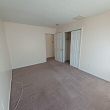 1013 Walnut St. in Roselle, NJ - Building Photo - Building Photo