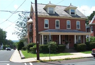 200-202 Jefferson St in East Greenville, PA - Foto de edificio