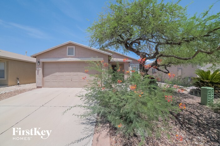 9949 E Rocky Wash Dr in Tucson, AZ - Building Photo