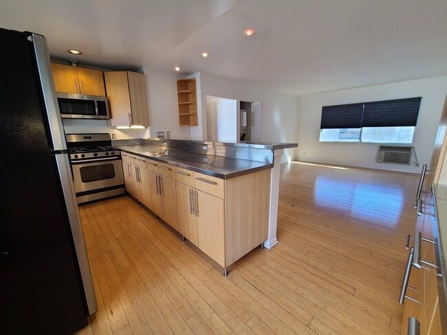 3412 Helms Ave, Unit D in Culver City, CA - Foto de edificio - Building Photo