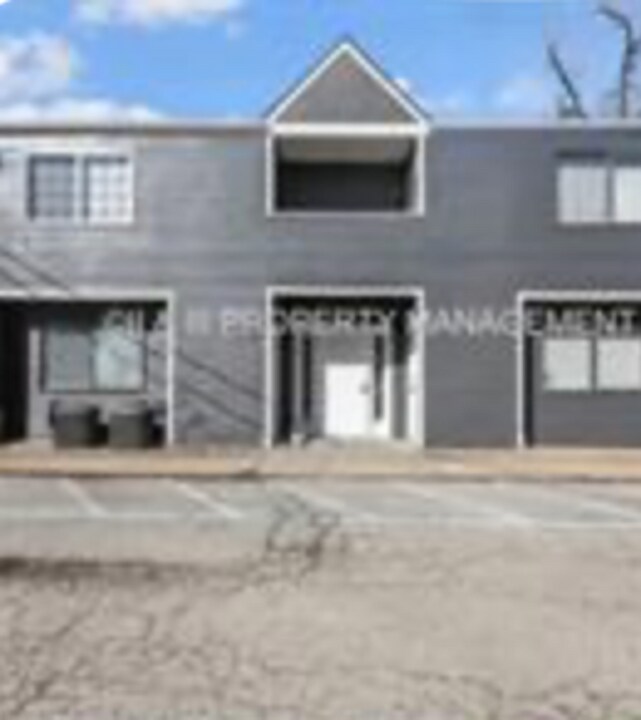 1505 W 25th Ct in Lawrence, KS - Building Photo