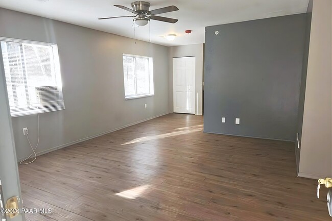 114 S Virginia St in Prescott, AZ - Foto de edificio - Building Photo