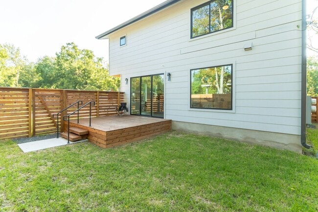 1132 Denfield St in Austin, TX - Building Photo - Building Photo