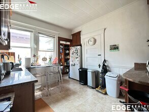 324 Faneuil St, Unit 3 in Boston, MA - Foto de edificio - Building Photo