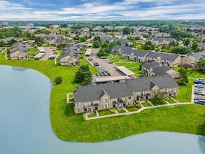 Lakeside Terrace Apartments in Sterling Heights, MI - Building Photo - Building Photo