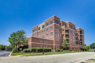 225 Main St in Roselle, IL - Building Photo - Building Photo