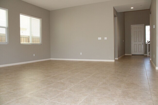 170 Dnieper River Way in Sacramento, CA - Building Photo - Building Photo