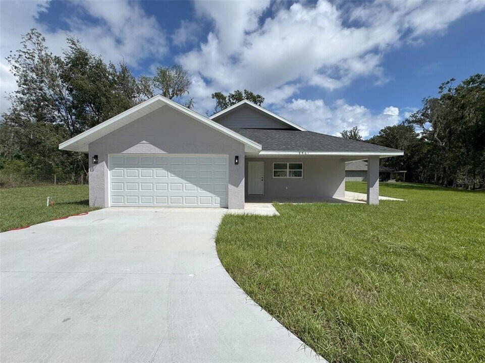 8861 ALBERTSON Ct in Floral City, FL - Building Photo